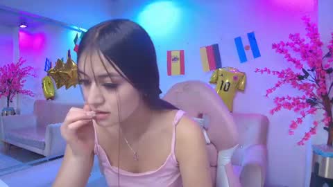 Snapshot of zoe_swan chatting on July 2026 11:23:02 AM Zoe online show from July 2026 11:23:02 AM