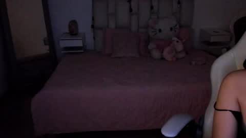 Snapshot of zoe_turnner_18 chatting on November 2025 01:43:01 PM Zoe online show from November 2025 01:43:01 PM