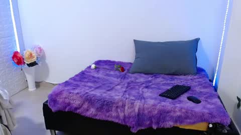 Snapshot of zoe_velvet chatting on February 2025 01:59:02 AM Carolina online show from February 2025 01:59:02 AM