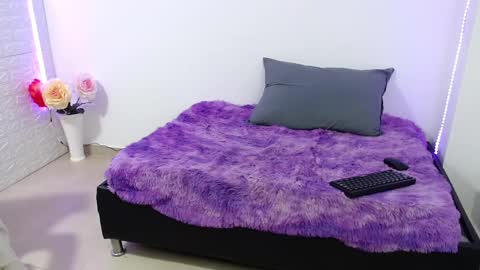 Snapshot of zoe_velvet chatting on March 2025 12:59:02 AM Carolina online show from March 2025 12:59:02 AM