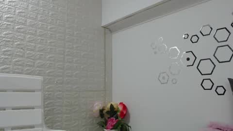 Snapshot of zoe_velvet chatting on September 2025 10:48:01 PM Carolina online show from September 2025 10:48:01 PM