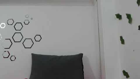 Snapshot of zoe_velvet chatting on October 2025 09:08:02 PM Carolina online show from October 2025 09:08:02 PM