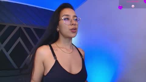 Snapshot of zoee_martins_ chatting on March 2026 05:30:01 PM Zoe 3 online show from March 2026 05:30:01 PM