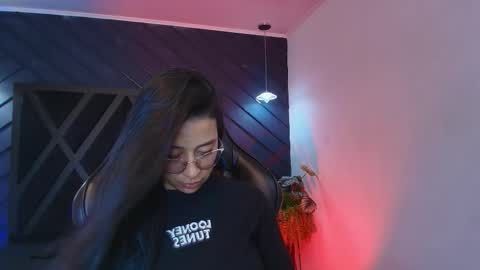 Snapshot of zoee_martins_ chatting on March 2026 05:17:01 PM Zoe 3 online show from March 2026 05:17:01 PM