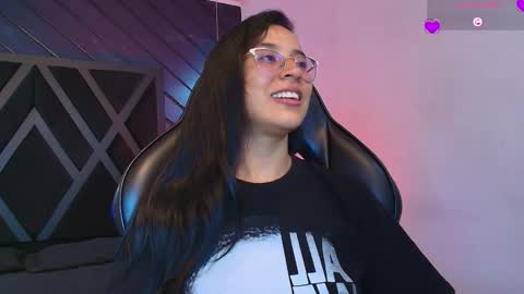 Snapshot of zoee_martins_ chatting on March 2026 05:36:01 PM Zoe 3 online show from March 2026 05:36:01 PM