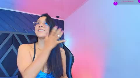 Snapshot of zoee_martins_ chatting on April 2026 05:37:01 PM Zoe 3 online show from April 2026 05:37:01 PM