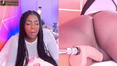 Snapshot of zoeethompson_cm chatting on November 2025 10:59:01 AM online show from November 2025 10:59:01 AM