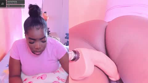 Snapshot of zoeethompson_cm chatting on June 2026 11:22:02 AM online show from June 2026 11:22:02 AM