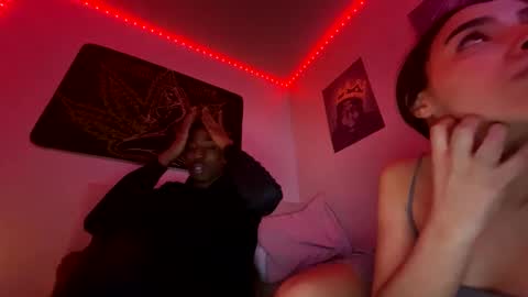 Snapshot of zoel87 chatting on January 2025 01:30:01 AM LovelyLatin25 online show from January 2025 01:30:01 AM