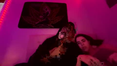 Snapshot of zoel87 chatting on January 2025 10:28:01 PM LovelyLatin25 online show from January 2025 10:28:01 PM