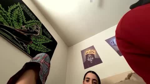 Snapshot of zoel87 chatting on February 2025 08:57:01 PM LovelyLatin25 online show from February 2025 08:57:01 PM