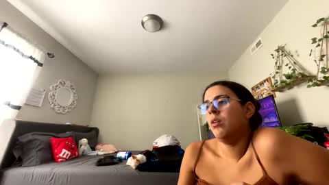 Snapshot of zoel87 chatting on October 2025 04:47:02 PM LovelyLatin25 online show from October 2025 04:47:02 PM