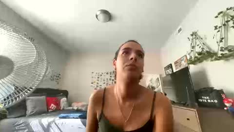 Snapshot of zoel87 chatting on October 2025 03:34:01 PM LovelyLatin25 online show from October 2025 03:34:01 PM