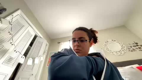 Snapshot of zoel87 chatting on October 2025 05:02:02 PM LovelyLatin25 online show from October 2025 05:02:02 PM