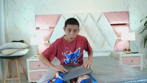 Snapshot of zoelucas chatting on October 2025 07:03:02 PM zoelucas online show from October 2025 07:03:02 PM