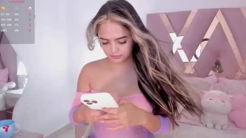 Snapshot of zoemina__ chatting on October 2025 02:48:02 PM Antonella Kim online show from October 2025 02:48:02 PM