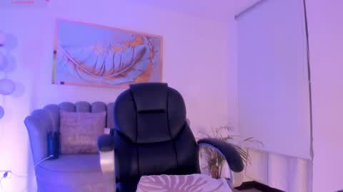 Zoe Presley  online show from October 2025 03:41:02 AM