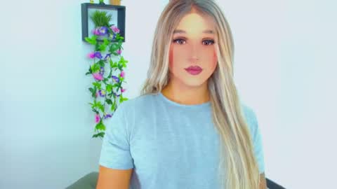 Snapshot of zoeschmmit chatting on June 2026 09:58:01 PM zoeschmmit online show from June 2026 09:58:01 PM