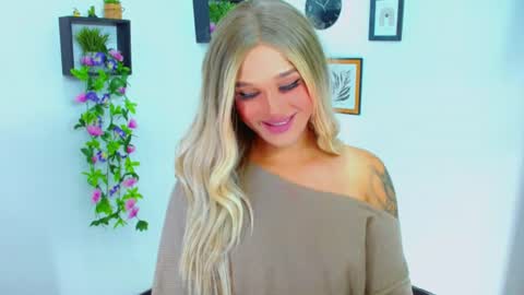 Snapshot of zoeschmmit chatting on July 2026 12:18:01 AM zoeschmmit online show from July 2026 12:18:01 AM