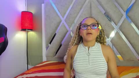 Snapshot of zoey_taylor27 chatting on February 2026 03:48:02 PM Zoey online show from February 2026 03:48:02 PM