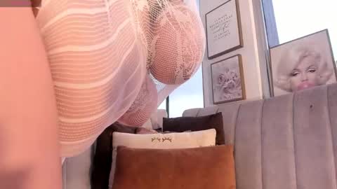 zoey thommpson online show from October 2025 07:38:01 PM