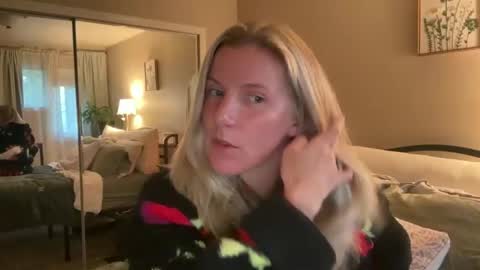Zoeydanner online show from May 2026 03:02:02 AM