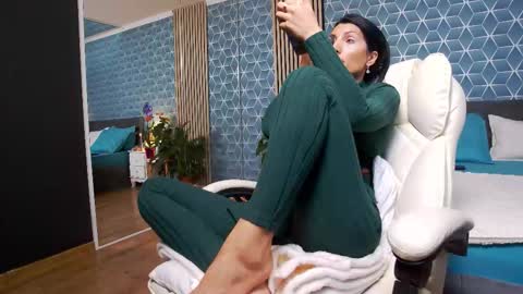 Zoey online show from November 2025 05:33:02 PM