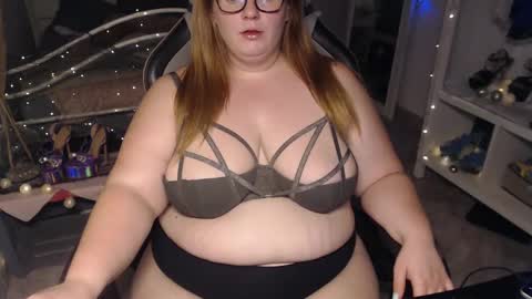 zoeyleyx online show from December 2024 02:01:02 AM