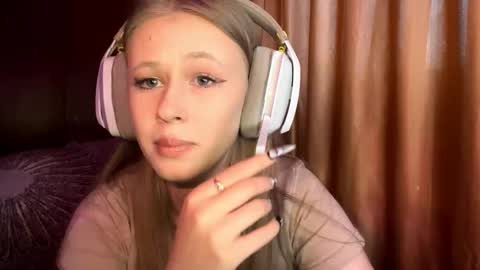 Snapshot of zofiahoetger chatting on February 2026 08:38:01 AM Lisa online show from February 2026 08:38:01 AM