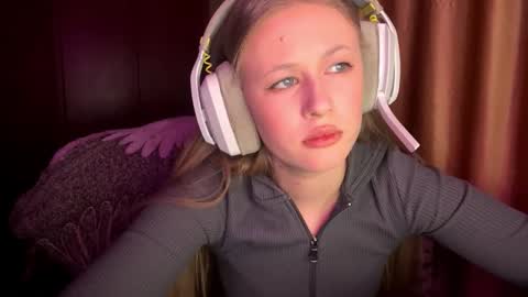 Snapshot of zofiahoetger chatting on February 2026 08:24:02 AM Lisa online show from February 2026 08:24:02 AM