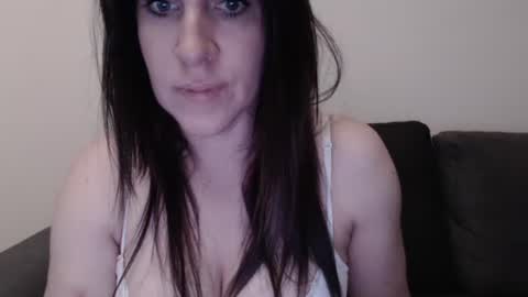 zoibee online show from September 2025 06:42:02 PM