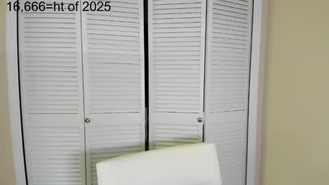 Zoie online show from November 2025 11:03:01 PM