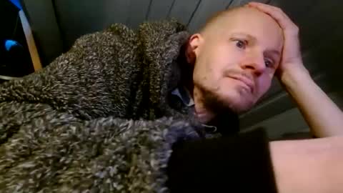 Snapshot of zolexthomas chatting on December 2024 03:37:01 PM zolexthomas online show from December 2024 03:37:01 PM