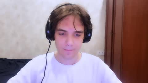 Snapshot of zombde32 chatting on May 2026 06:57:02 PM Zombdeeeee online show from May 2026 06:57:02 PM
