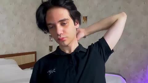 Snapshot of zombde32 chatting on June 2026 08:56:02 AM Zombdeeeee online show from June 2026 08:56:02 AM