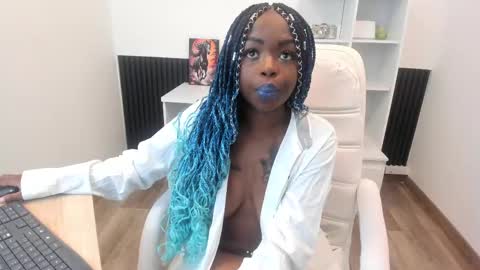 Snapshot of zooee_p chatting on January 2025 11:43:01 AM Zooe online show from January 2025 11:43:01 AM