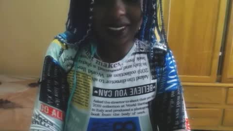 Snapshot of zooee_p chatting on January 2025 07:32:02 PM Zooe online show from January 2025 07:32:02 PM