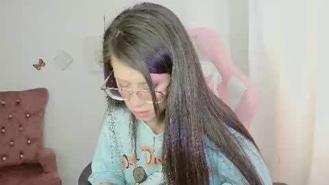 Snapshot of zooeybelair chatting on June 2026 02:37:02 PM Alicie online show from June 2026 02:37:02 PM