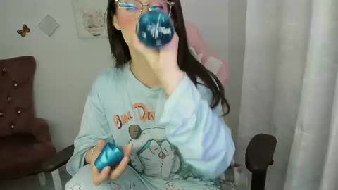 Snapshot of zooeybelair chatting on June 2026 04:17:02 AM Alicie online show from June 2026 04:17:02 AM