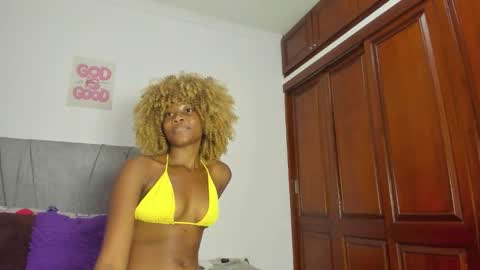 Snapshot of zule__williams chatting on November 2025 01:06:01 AM zule online show from November 2025 01:06:01 AM