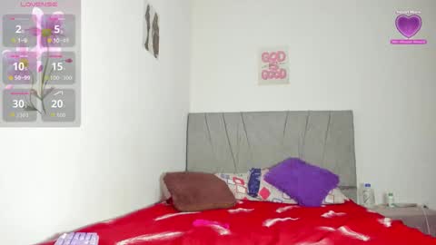 Snapshot of zule__williams chatting on November 2025 11:48:02 PM zule online show from November 2025 11:48:02 PM