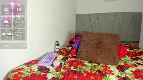 Snapshot of zule__williams chatting on November 2025 12:10:01 AM zule online show from November 2025 12:10:01 AM