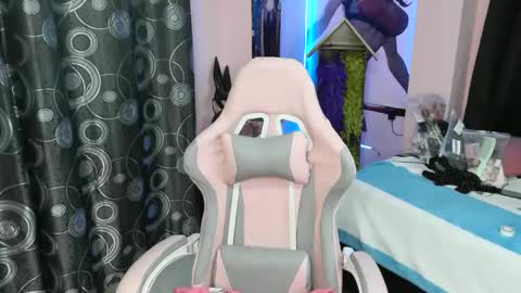 zulemapiel online show from April 2026 02:12:02 AM