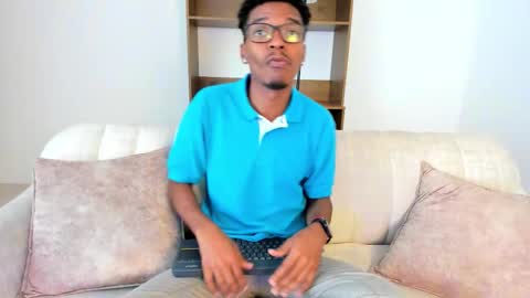 Snapshot of zuluflame chatting on October 2025 07:58:02 PM Marcelo Torres online show from October 2025 07:58:02 PM