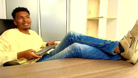 Snapshot of zuluflame chatting on October 2025 07:47:01 PM Marcelo Torres online show from October 2025 07:47:01 PM