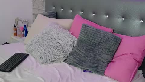 zurisaint online show from January 2026 06:13:02 PM