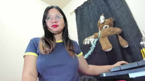 Im Zusan My schedule is from 1030pm to 430 am colombian time online show from July 2026 12:47:02 AM
