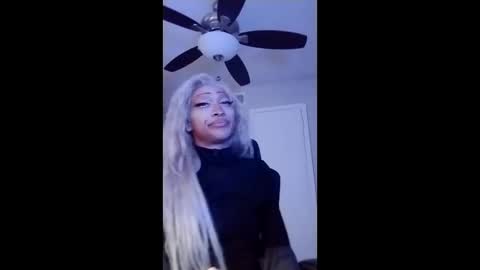 Snapshot of zya_zoo chatting on December 2025 12:51:02 AM ZYA online show from December 2025 12:51:02 AM