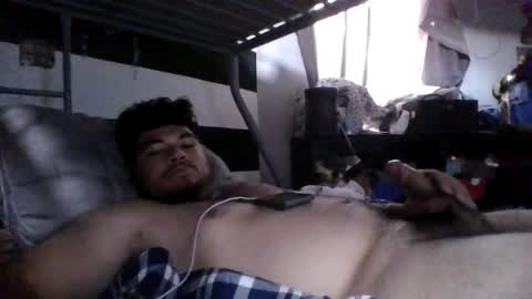 Snapshot of zynman17 chatting on April 2026 05:36:01 PM zynman17 online show from April 2026 05:36:01 PM