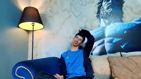 Zyro Nigth online show from December 2025 07:23:02 PM